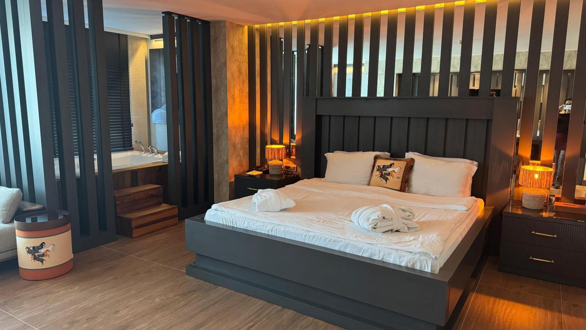 Sirin Park Hotel Adana Esterno foto